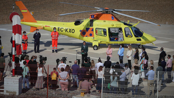 La tercera: presentación en el Hospital del helicóptero medicalizado para todo el año.