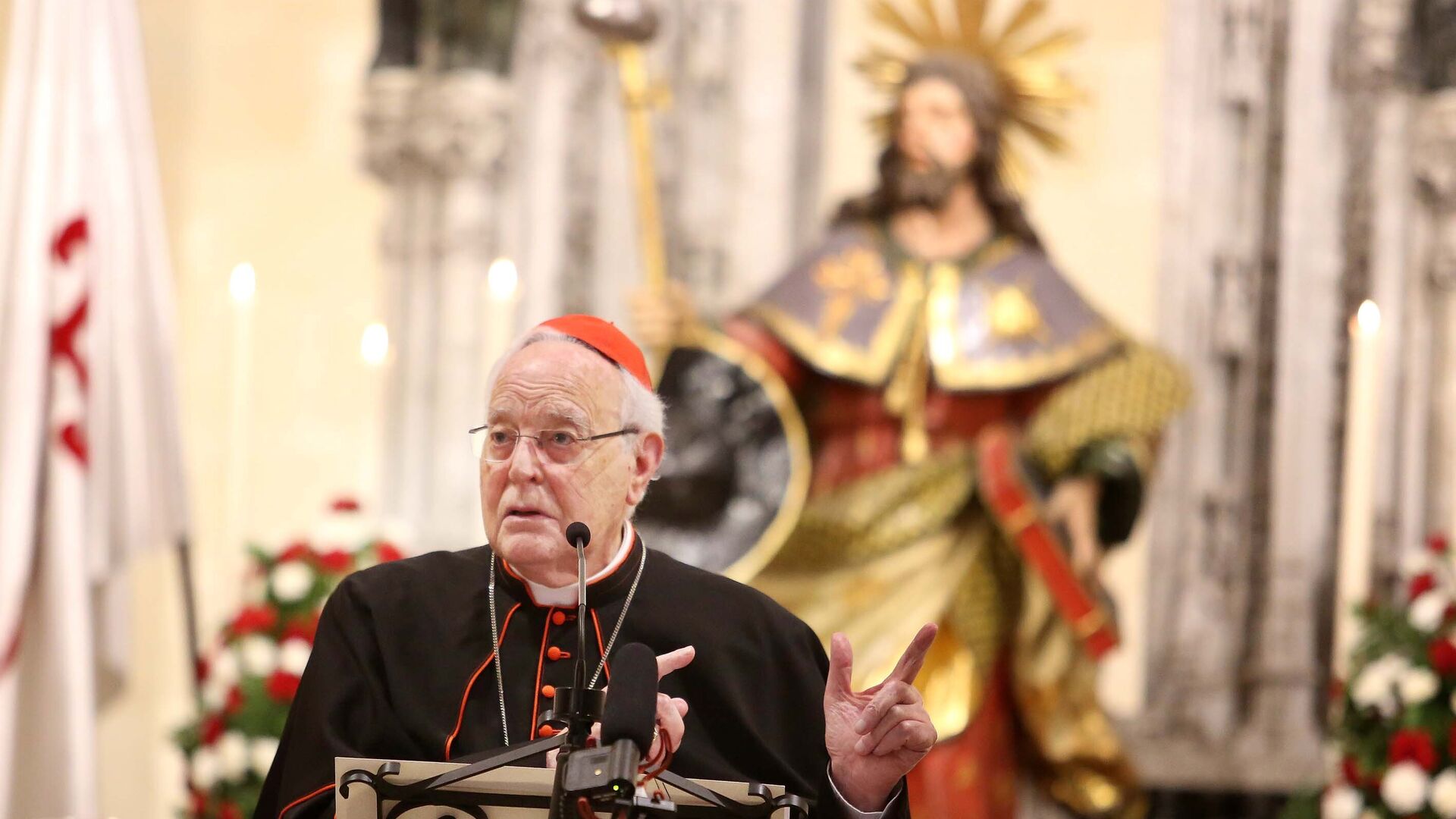 El Cardenal Carlos Amigo pronuncia el primer preg&oacute;n Jacobeo en Santiago