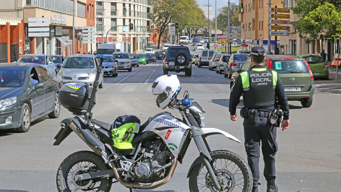 Un agente motorizado de la Policía Local de Jerez en una imagen de archivo