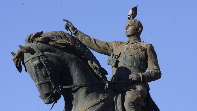 La estatua de Varela que preside la plaza del Rey de San Fernando, en una imagen de archivo.