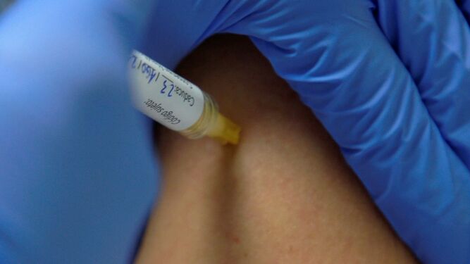 Empieza el ensayo clínico en humanos de la vacuna Hipra.