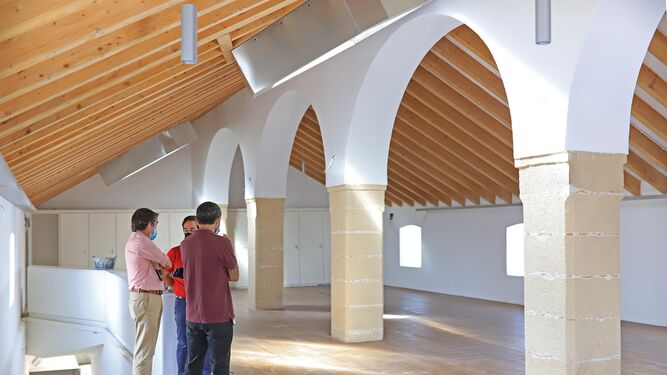 Interior de la Nave del Aceite, que albergará el futuro Museo de Lola Flores.