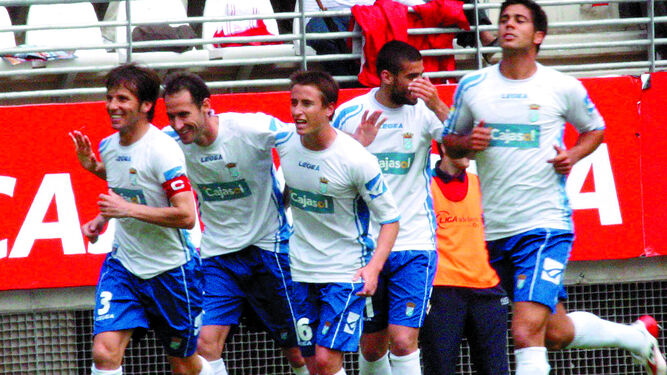 Mendoza, Moreno, Asier. Martí Crespí y Aythami, celebrando el gol del central al Murcia en la temporada 2008/2009.