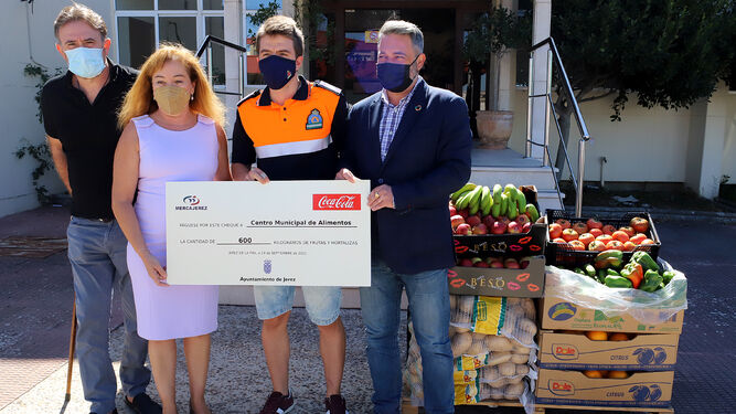 Mercajerez entrega al Centro Municipal de Alimentos los 600 kilos de la Semana de la Movilidad