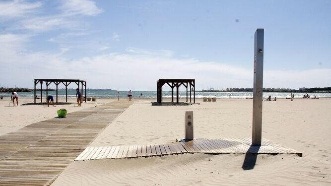 Una imagen de la playa La Puntilla, donde se ha realizado el simulacro.