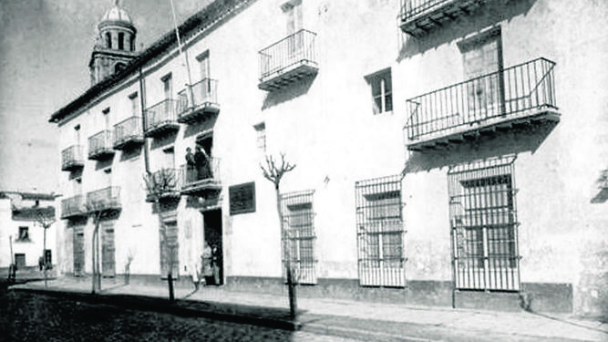 Imagen de la calle Porvera, donde estuvo la Escuela de Comercio.