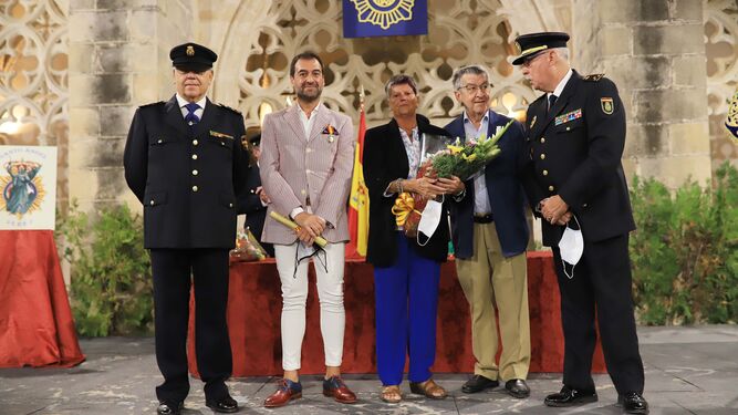 La asociación policial Santo Ángel ha celebrado en los Claustros su tradicional entrega de distinciones.