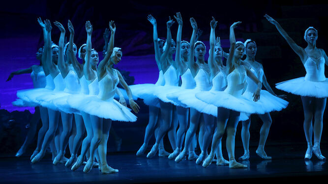 Actuación del Ballet Nacional Ruso en el Teatro Villamarta.