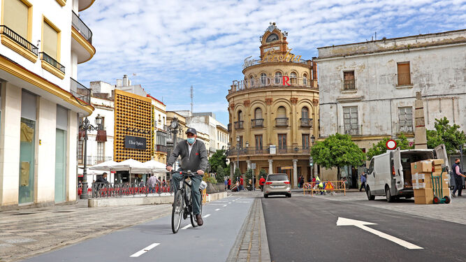 La plaza Esteve, una de las zonas de más intensidad de tráfico del centro de la ciudad.
