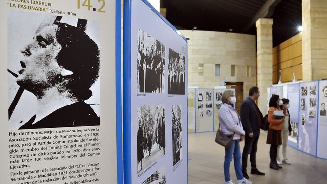 Exposición 'El voto femenino en España' en la Sala Paúl.
