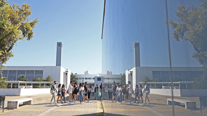 El Campus de Jerez celebra ‘Dialogando sobre las diversidades sexogenéricas’
