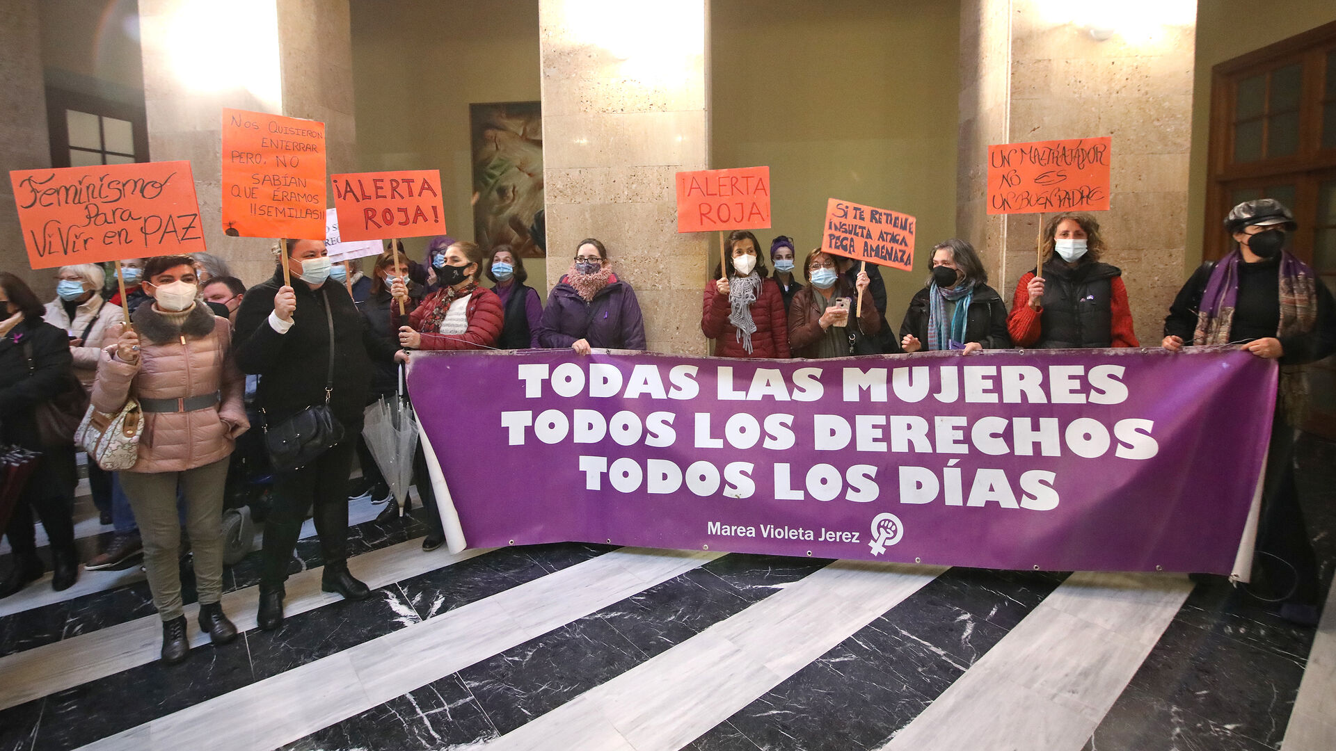 Manifestaci&oacute;n en contra de la violencia machista en Jerez