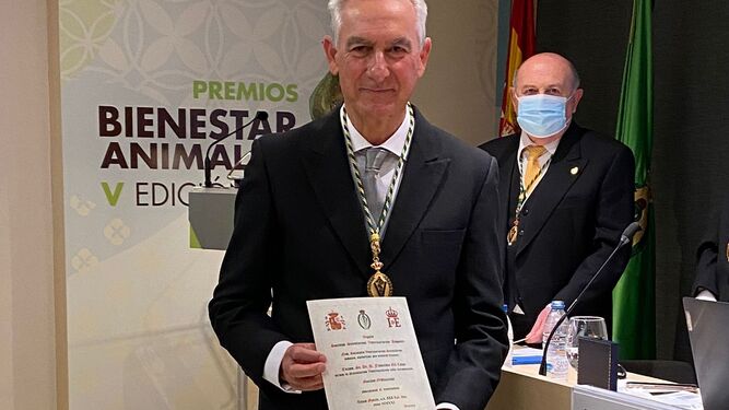 El jerezano Francisco Gil Cano ingresa en la Real Academia de Ciencias Veterinarias de España