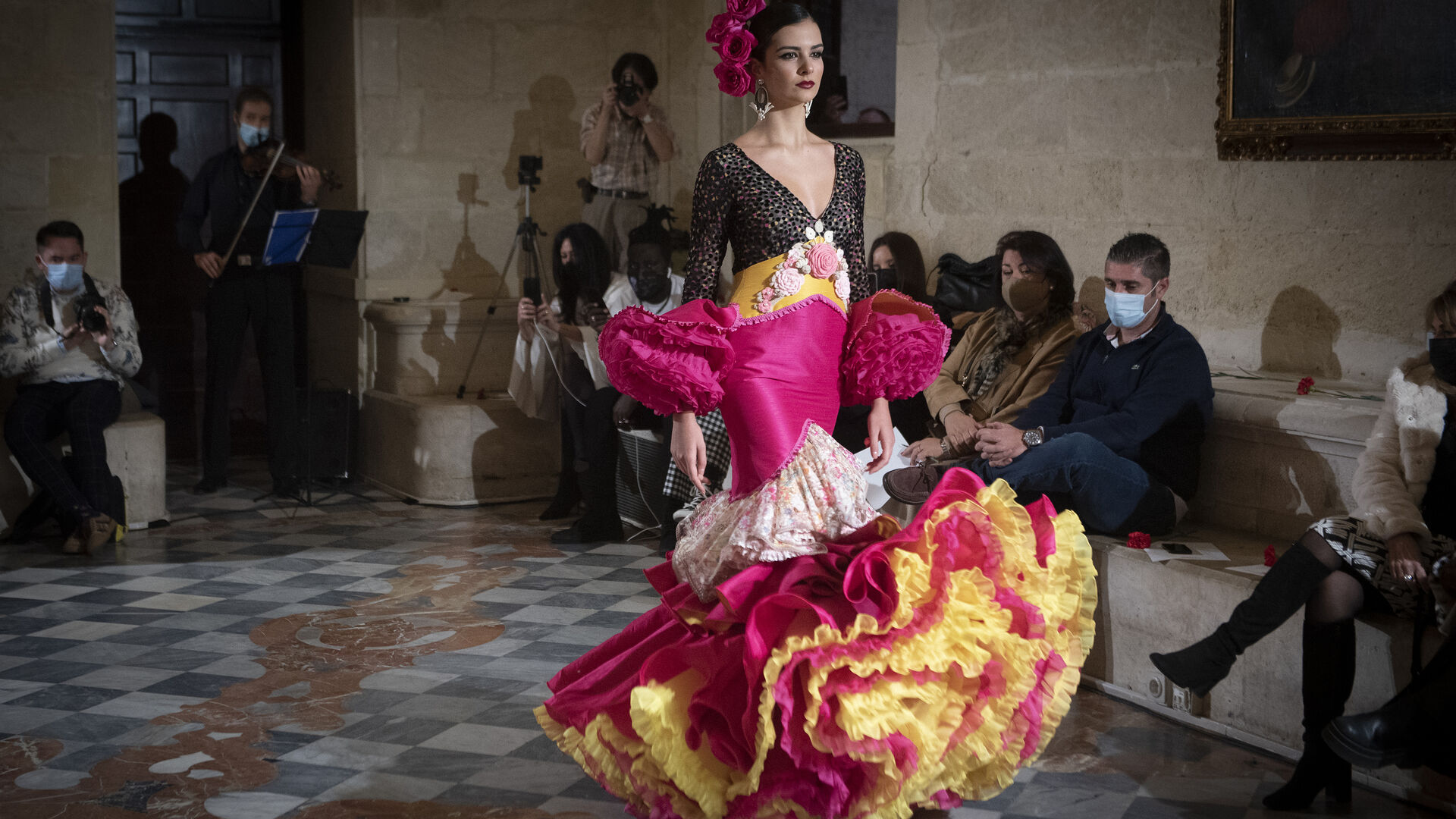 El desfile de moda flamenca Uniqo Qlamenco, en im&aacute;genes