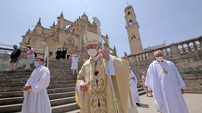 Monseñor José Rico Pavés tomó posesión el día 31 de julio en la Catedral de Jerez.