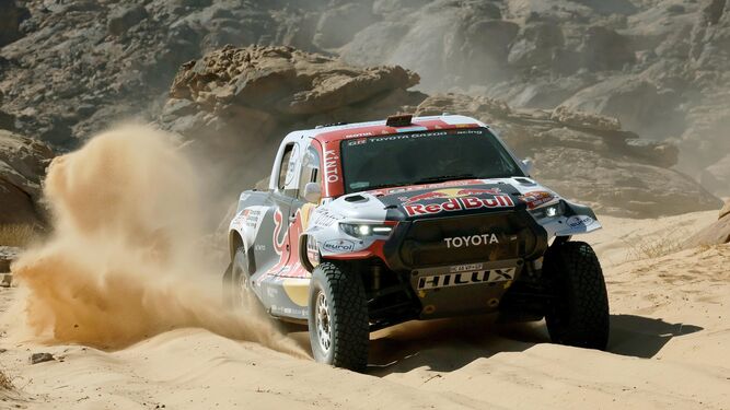 Nasser Al-Attiyah sigue líder del Dakar tras el segundo día de competición.