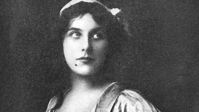 Geraldine Farrar en la ópera Manon,  en 1909, en el Metropolitan.