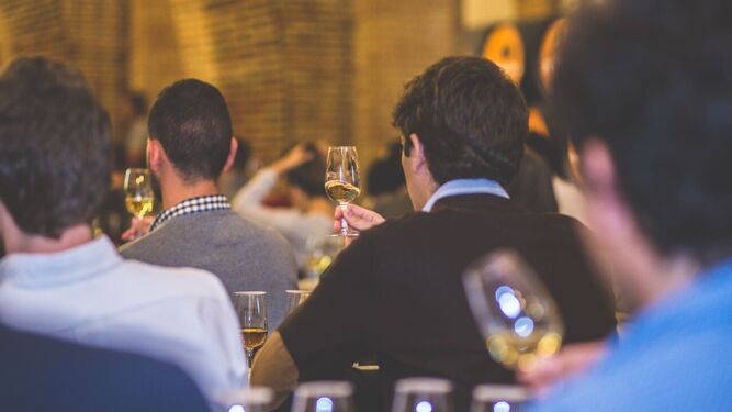 Imagen de un seminario de iniciación de los vinos de Jerez en la sede del Consejo Regulador.