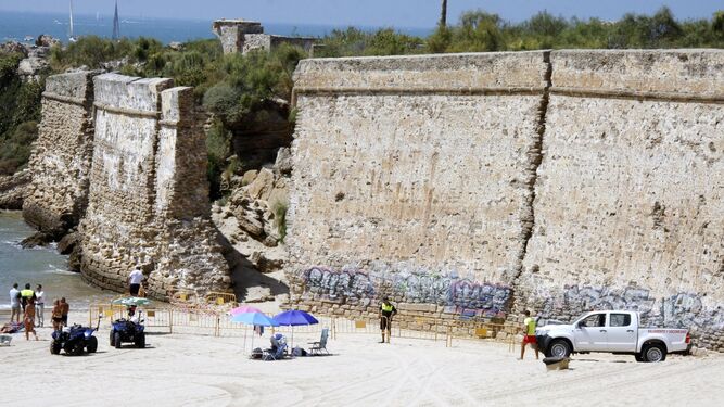 La Muralla y el Fuerte de Santa Catalina aguardan su consolidación y su restauración.