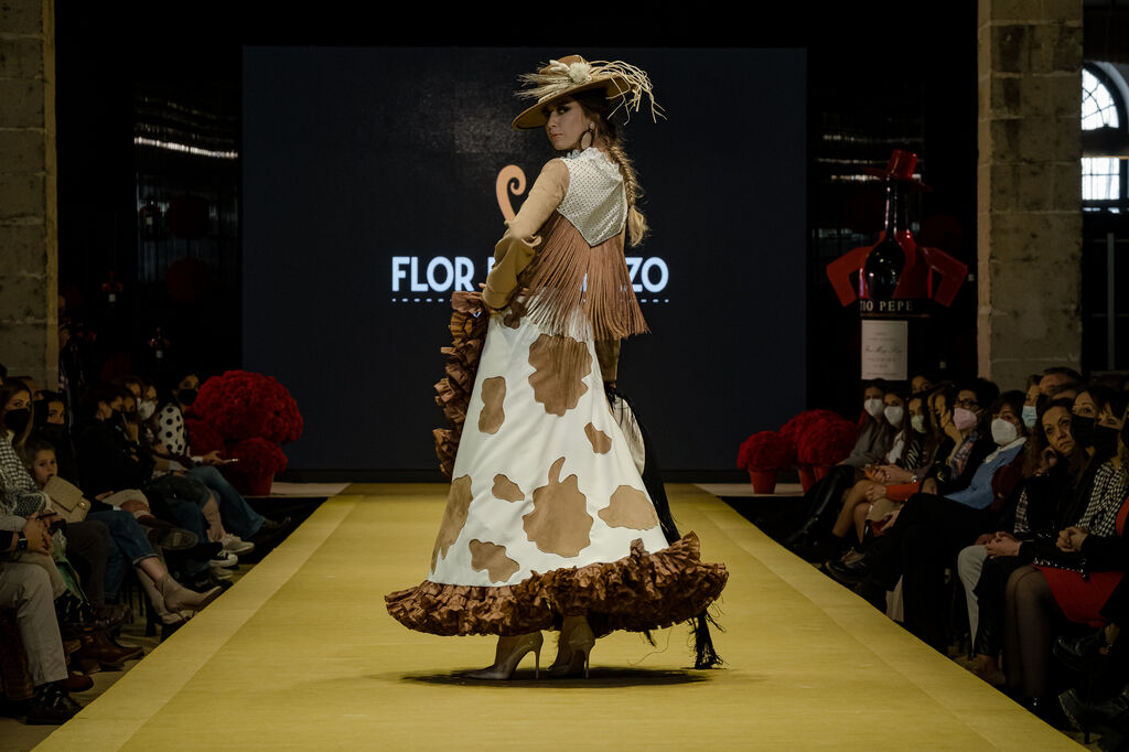 El desfile de Flor de cerezo en la Pasarela Flamenca de Jerez, todas las fotos