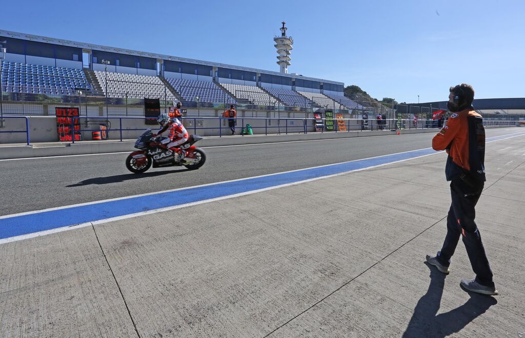 Segundo d&iacute;a de entrenamientos de Moto2 y Moto3 en el Circuito de Jerez