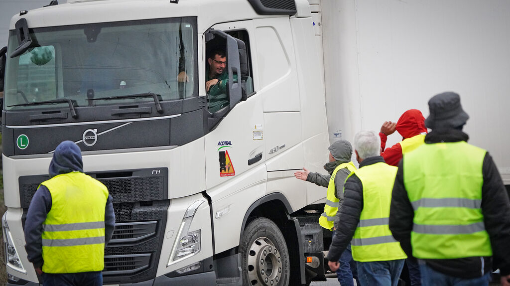 Segundo d&iacute;a de huelga del transporte en Jerez