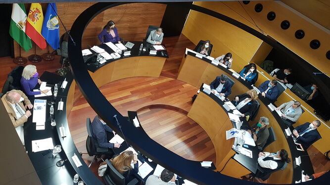 Imagen de archivo de una sesión plenaria del Ayuntamiento de San Fernando.
