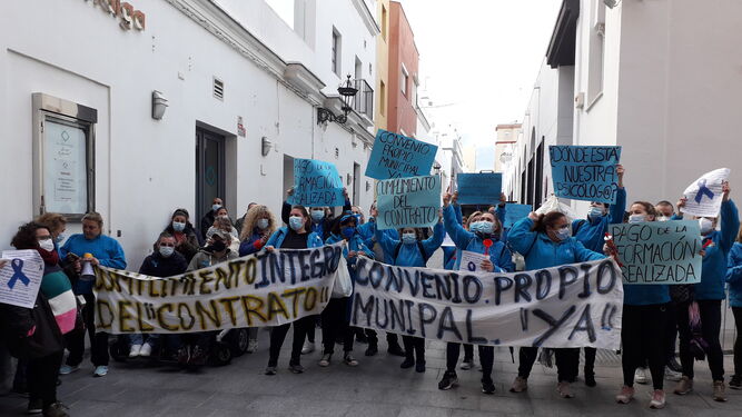 Protestas de las auxiliares de ayuda a domicilio de San Fernando.