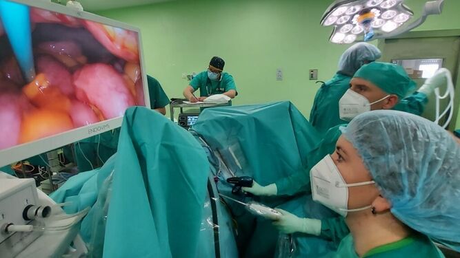 Nueva técnica ginecológica en el Hospital de Jerez para histerectomías.