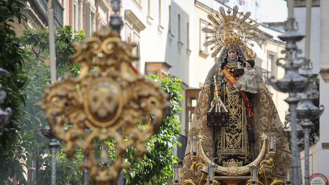 La Santísima Virgen del Carmen.