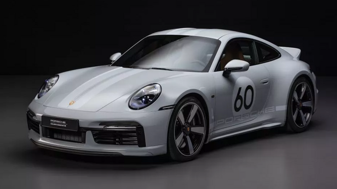 Porsche lanza en España su segunda pieza de colección con una potencia de 550 caballos