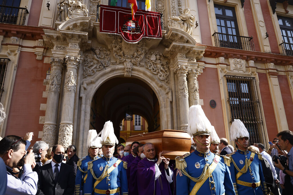 Sevilla despide al Cardenal Carlos Amigo Vallejo, todas las im&aacute;genes