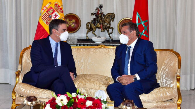 Pedro Sánchez, durante su encuentro con el primer ministro marroquí, Aziz Akhannouch, el mes pasado en Rabat.