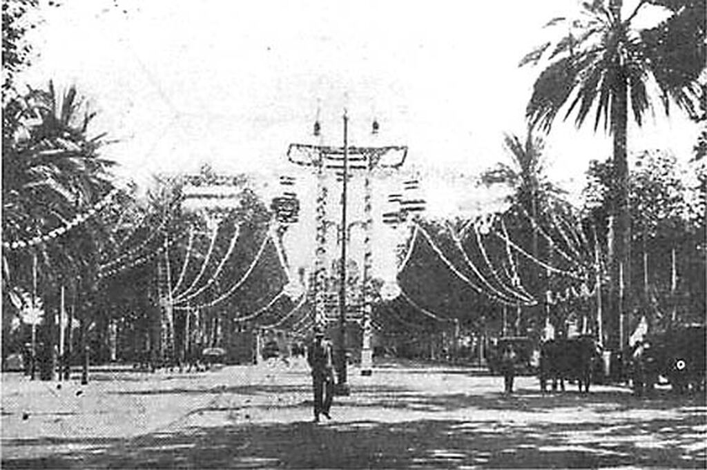 La calle principal del Real de la Feria de Jerez en 1920