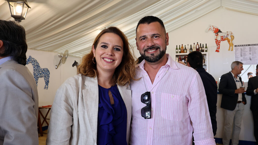 Manu Liria, chef del Restaurante Mojo 3.0, con Marisa L&oacute;pez, de Diario de Jerez.