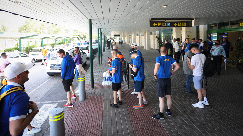 El Aeropuerto de Jerez recibe a hinchas de Glasgow Rangers y Eintracht Frankfurt