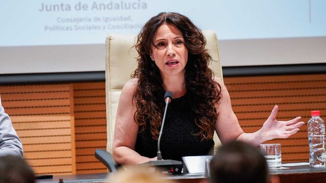 Rocío Ruiz, en la  la jornada ‘Violencia de género en el mundo rural' celebrada en el Campus de Jerez.