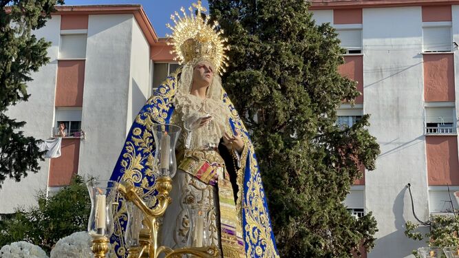 María Santísima Salud de los Enfermos y Reina de todos los Santos.