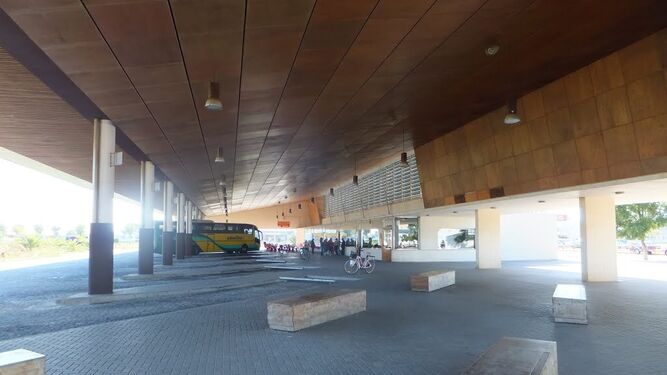 Una imagen de la estación de autobuses de Chipiona, con el doble de dársenas de las que habrá en El Puerto.