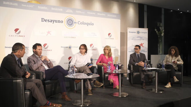 Los participantes del coloquio celebrado el pasado miércoles en Córdoba.