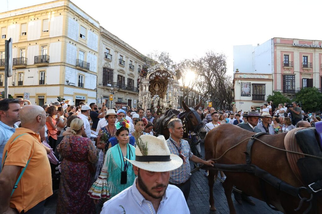 Llegada de la Hermandad del Roc&iacute;o de Jerez a Santo Domingo