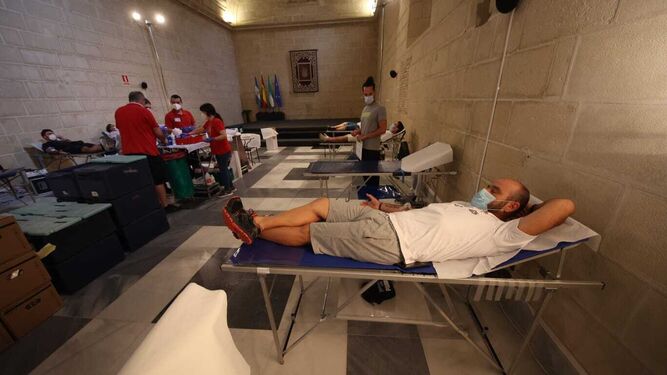 Donantes participando en una colecta especial de sangre, el pasado verano.