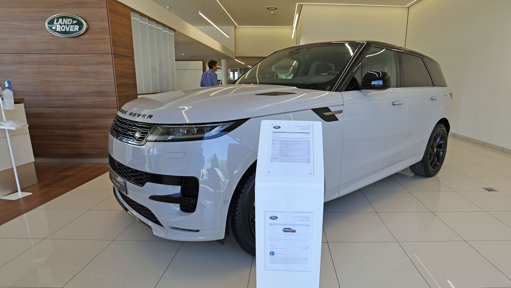 Presentaci&oacute;n de nuevo Land Rover Range Rover Sport en Gysa Jerez