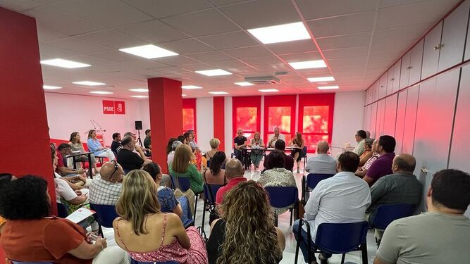 Un instante de la reunión de la ejecutiva provincial del PSOE en Jerez.
