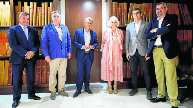 Foto de los seis participantes en el desayuno informativo organizado por Diario de Cádiz