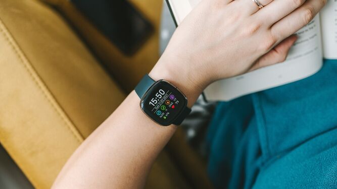 El Smartwatch Fitbit Sense ahora puede ser tuyo con 30 euros de descuento en las ofertas del Amazon Prime Day