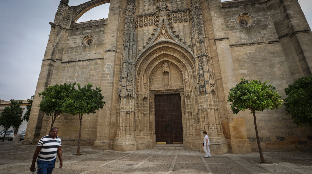 Fachada de la iglesia de Santiago de Jerez