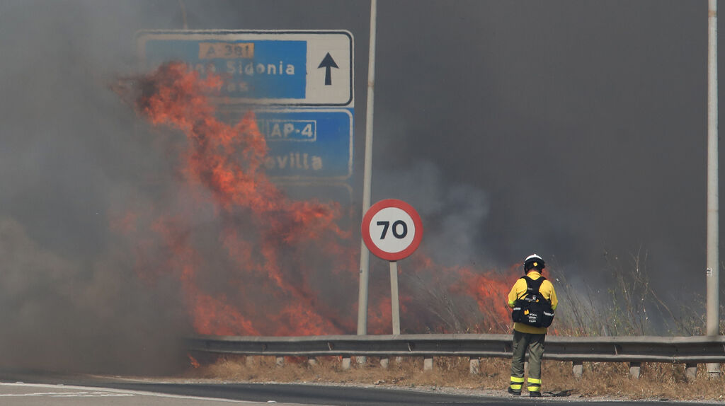 Grave incendio en la campi&ntilde;a de Jerez