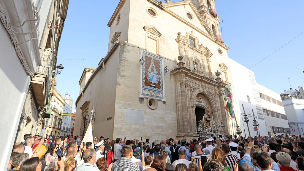 La Virgen del Carmen procesiona por Jerez