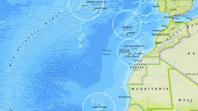 Tras huir de las Azores (abajo del mapa), Elcano ha puesto rumbo a las Azores (arriba del todo).